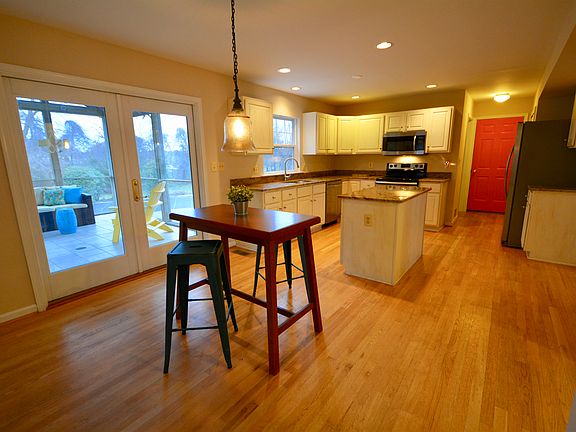 5th image of 213 Wineland Way