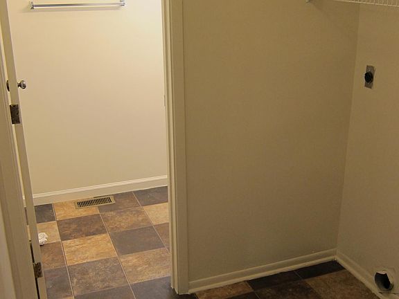 Laundry hook-ups for washer and dryer, Upper Level