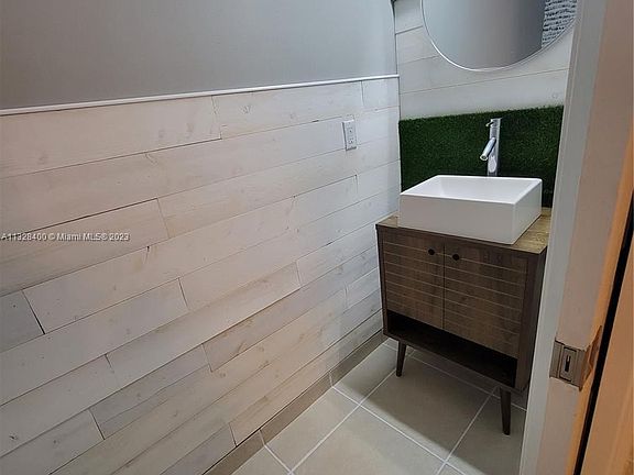 3rd image of 2761 SW 82nd Ave #102