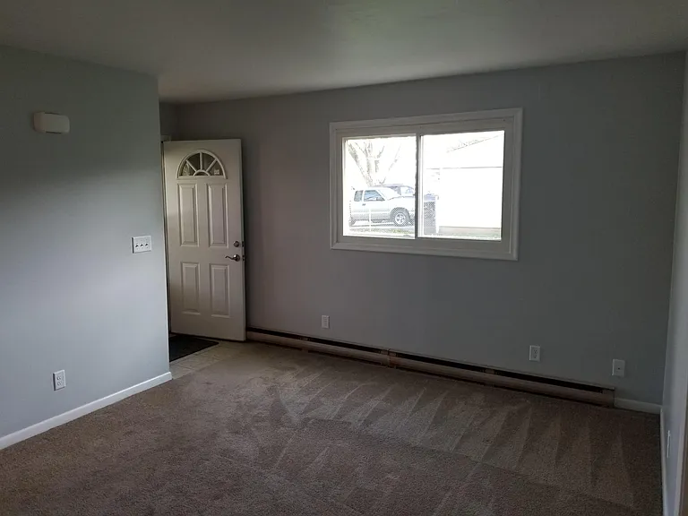 1427 Glenwood St — Photo 5
