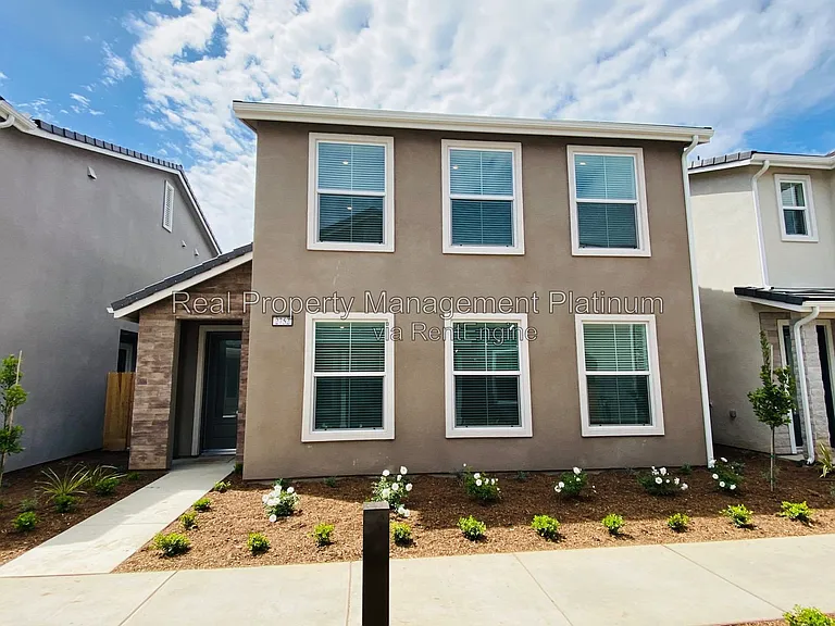 2752 E Tamarind Dr — Photo 39