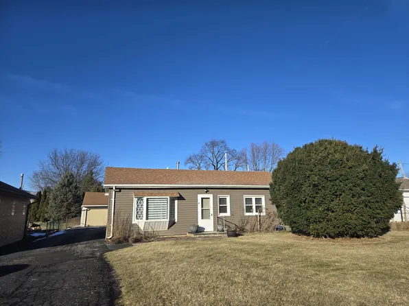 137 E Gregory Ave, Mount Prospect, IL 60056