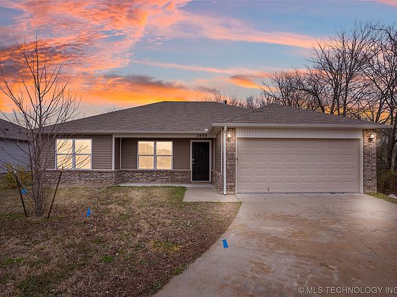 3rd image of 2800 Lariat Ln