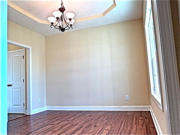 4th image of 136 Peaceford Ave
