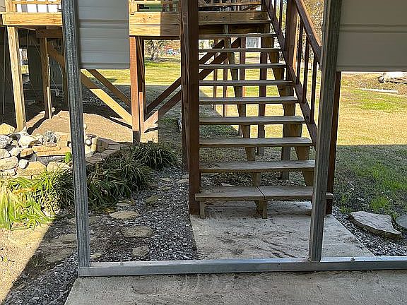 Walk way to porch 