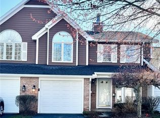 32 Wind Loft Cir, Fairport, NY