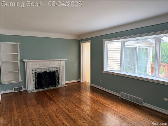 5th image of 2124 Pembroke Rd