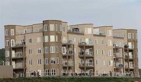 1st image of 9810 W 94th St #405