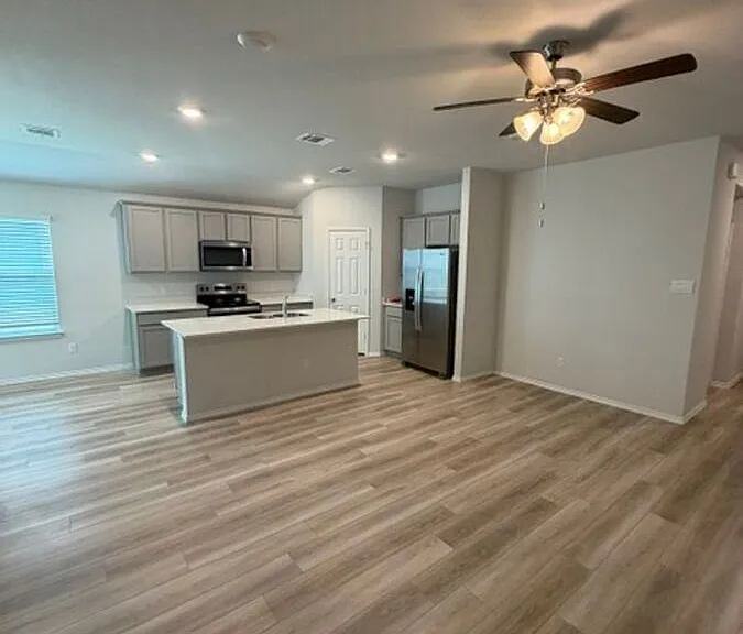 3716 Addison St — Photo 6