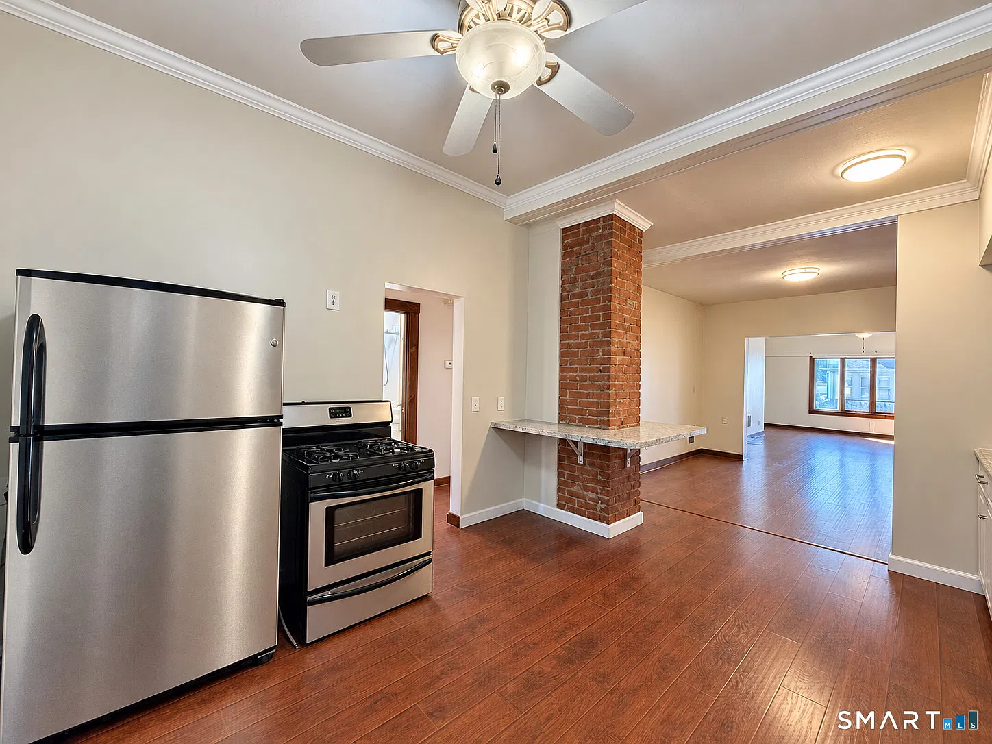 2 bed, 1.0 bath, 1150 sqft, $2,150 — Photo 3