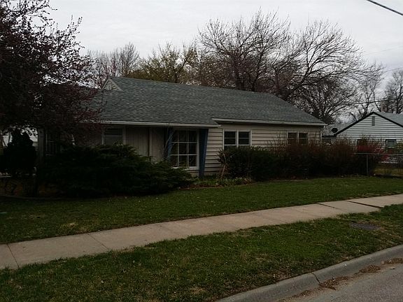3rd image of 401 S 44th St