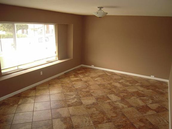 5th image of 743 Churrituck Dr