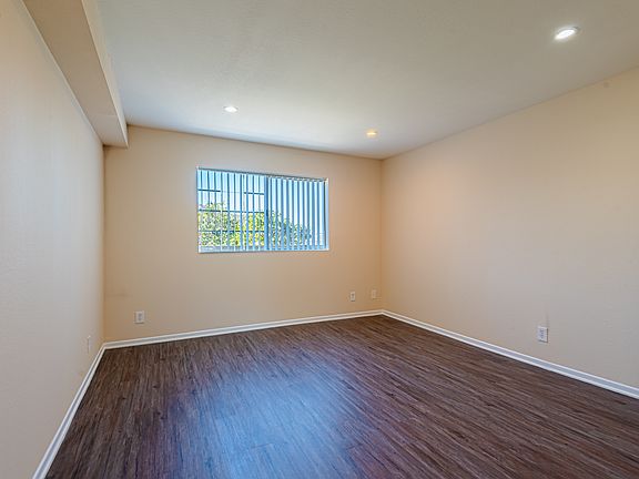3rd image of 612 E Cypress Ave #102