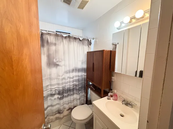 45-18 30th Avenue 3F image 2 of 4