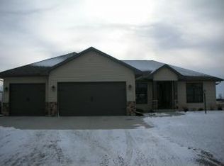 3885 Braeburn St, Oshkosh, WI 54904