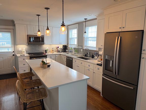 4th image of 11 Lincoln St #1
