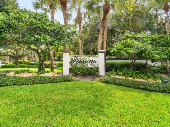 20858 Sonrisa Way, Boca Raton, FL 33433