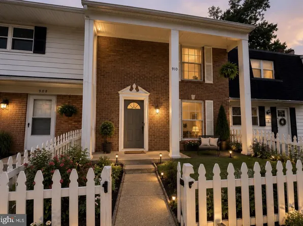 910 Anvil Rd, Fredericksburg, VA 22405