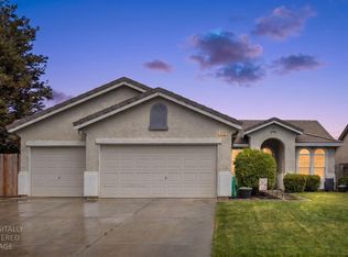 418 Padre Pio Dr, Williams, CA 95987