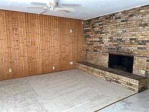 3rd image of 908 Cross Bend Rd