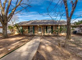 2825 Ashglen Dr, Garland, TX 75043