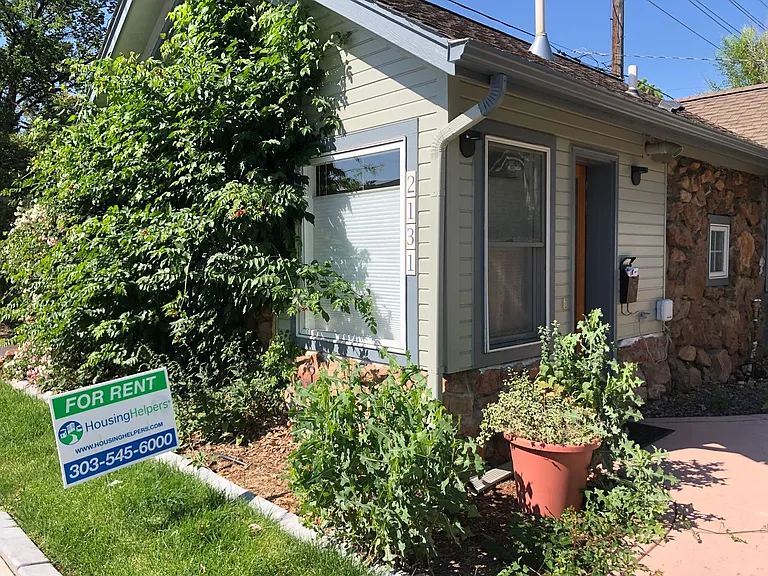2131 26th St — Photo 14