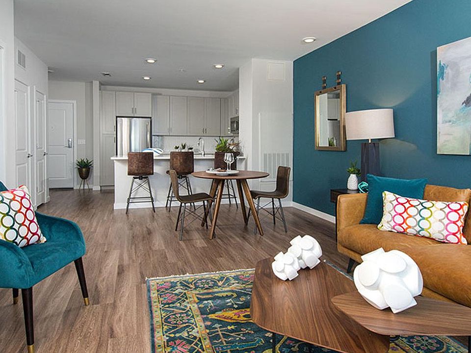 15 Executive Dr, Stoneham, MA 02180 Zillow