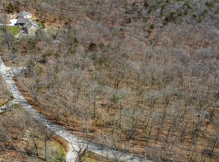 1528 Palisades Rd, Ballwin, MO 63021