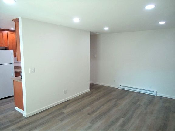 3rd image of 87 Glen Eyrie Ave #35