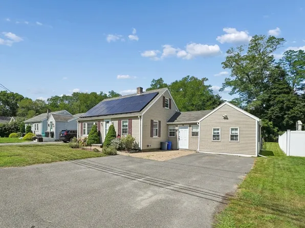55 Vernon St, Bridgewater, MA 02324