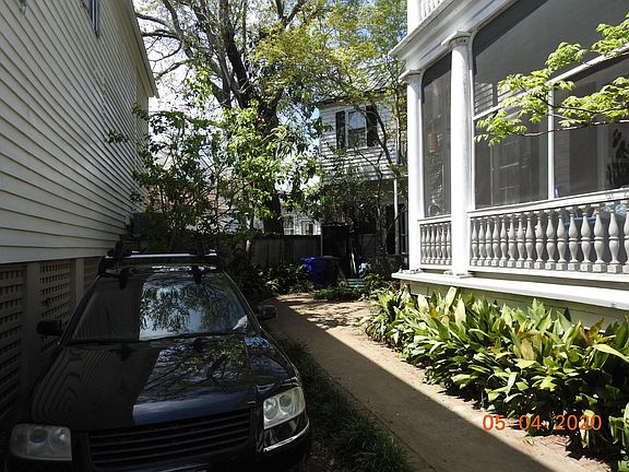 Side yard normally no cars will be parked here