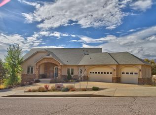 7330 Winding Oaks Dr, Colorado Springs, CO 80919