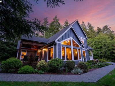 68260 Ridge Rd, North Bend, OR, 97459