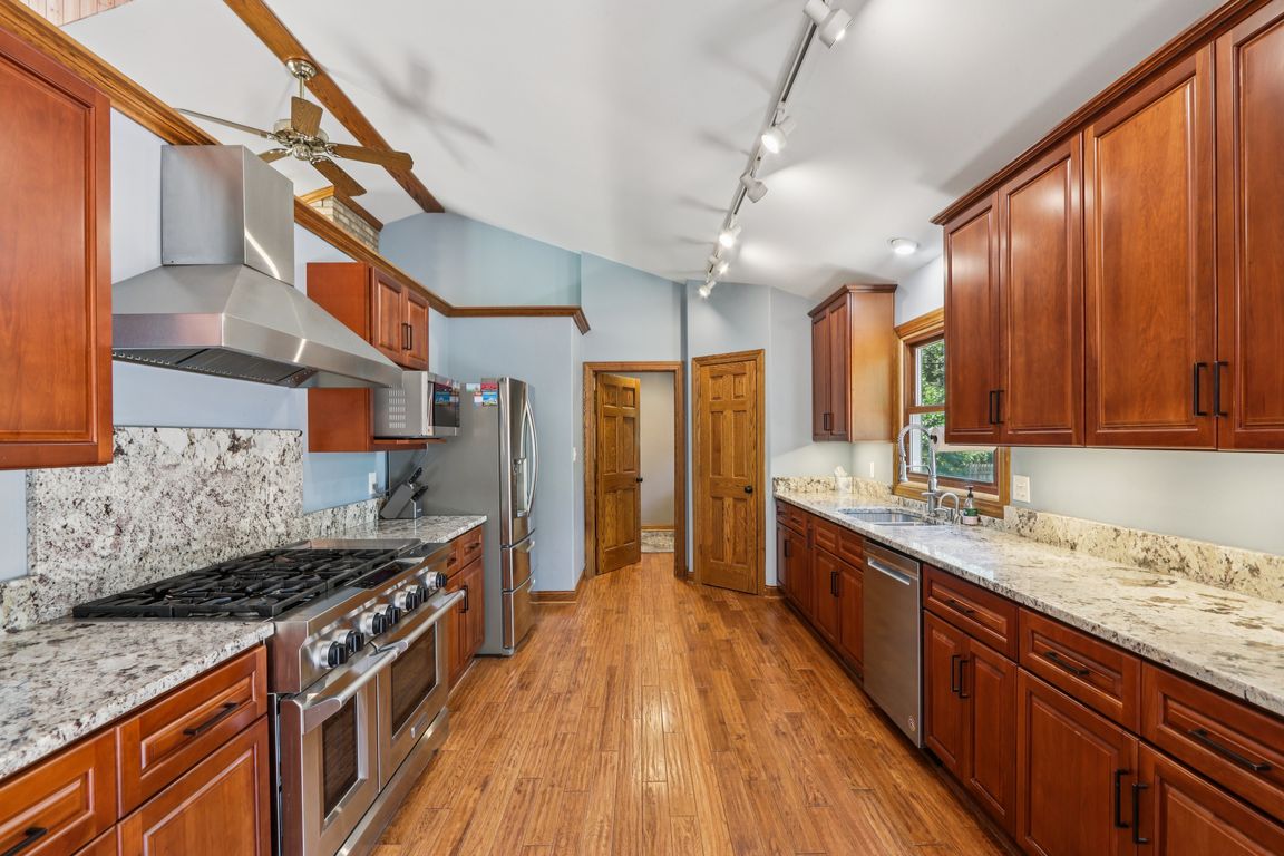 220th Ave-S2307-022.jpg