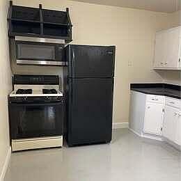 3rd image of 134 N lincoln AVENUE