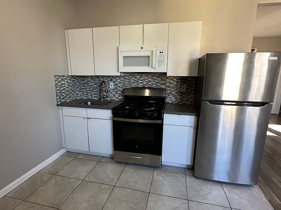 1st image of 298 Halsted St #5E