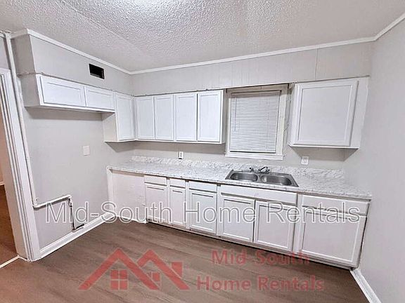 4th image of 2139 Alameda Ave