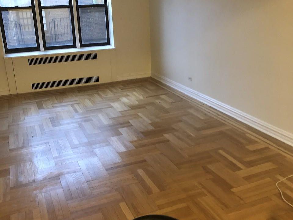 2nd image of 210 Martine Ave APT 2H