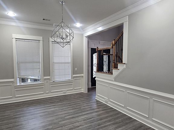 4th image of 5715 Southcrest Ln