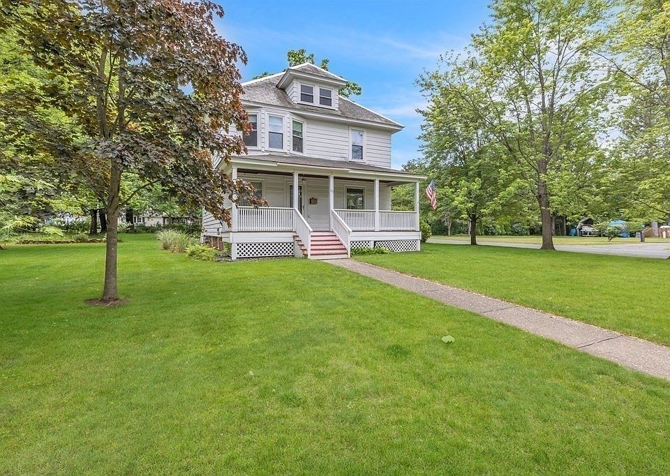 70 High St Turners Falls, MA, 01376 Apartments for Rent Zillow