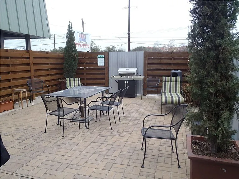 3815 Guadalupe St #207 — Photo 16