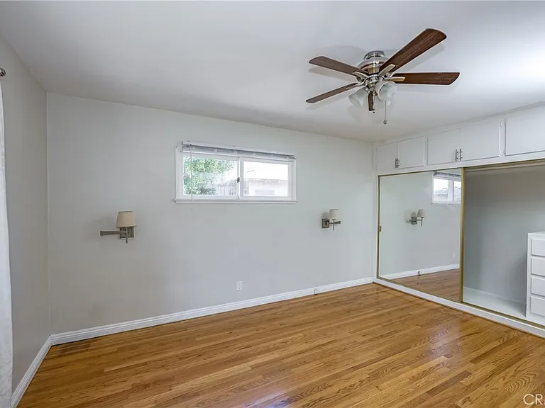 15744 Hart St — Photo 11