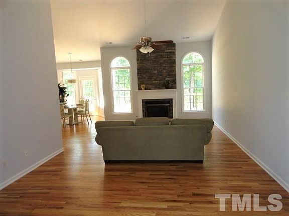 5th image of 207 Weslyn Trace Dr