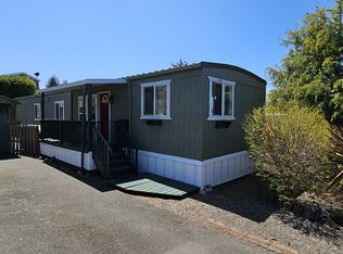 1248 Embarcadero Cir, Coos Bay, OR 97420