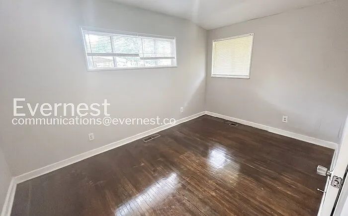 1232 Oakwood St — Photo 17