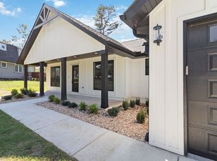 8454 Pine Ridge Dr, Rogers, AR 72756