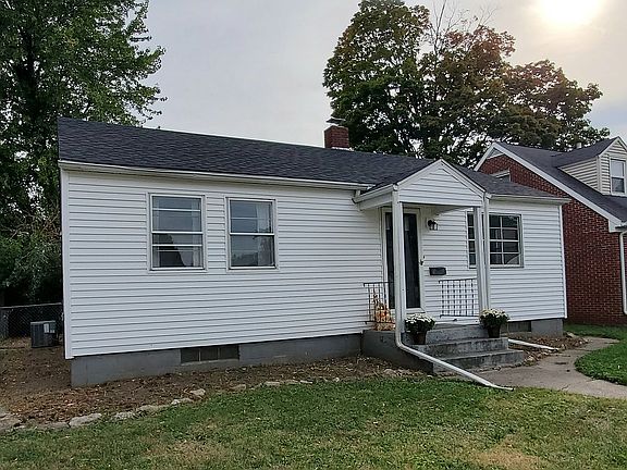 3rd image of 2807 Cody St