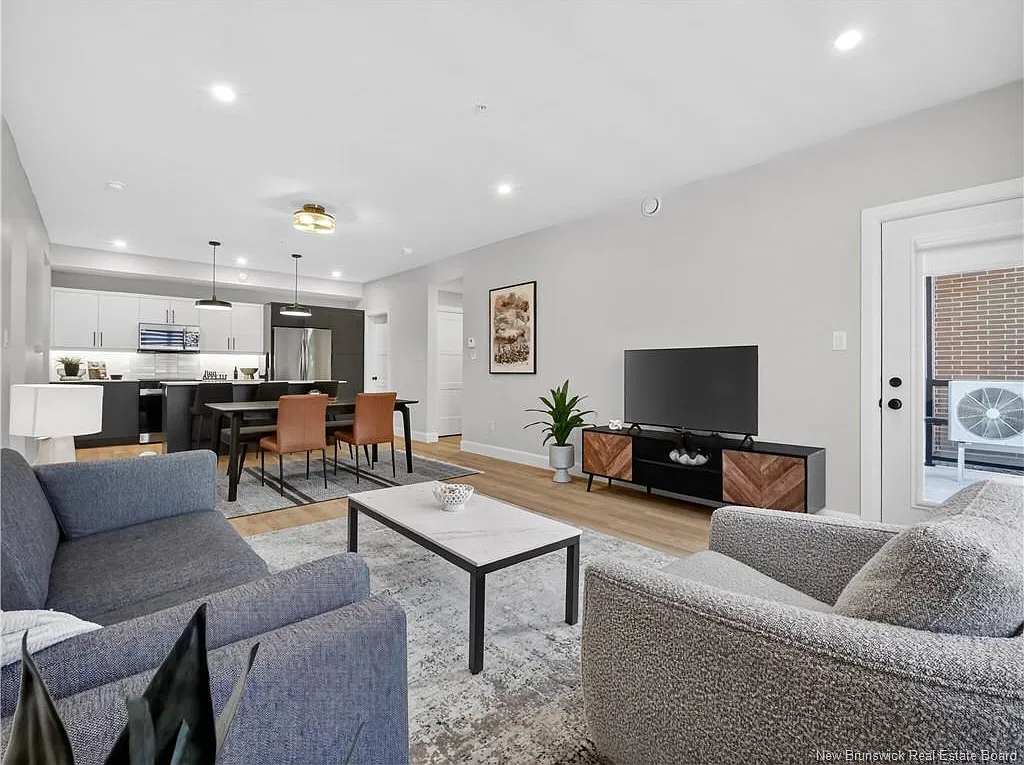2 bed, 1.5 bath, 1103 sqft, $1,875 — Photo 3
