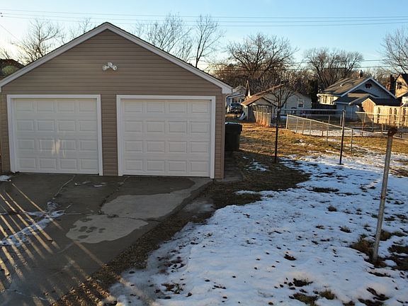 2nd image of 2545 S Cedar St
