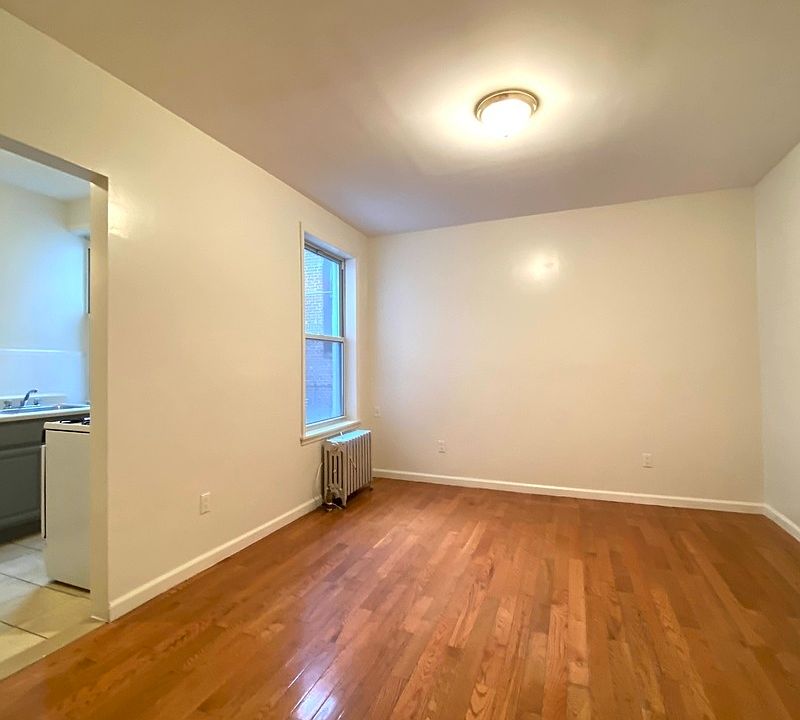1st image of 260 19th St #10